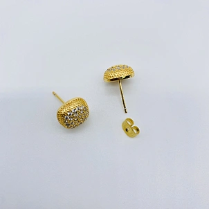 small round stud earrings