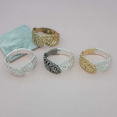 Brazalete de aleación chapado en oro
