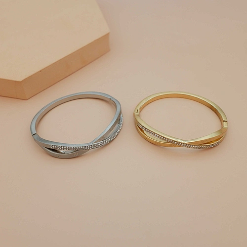 Gold Plated Metal   Bangle
