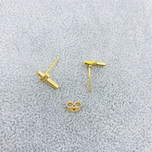 button earring studs