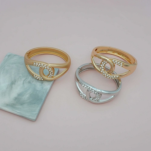 Brazalete atornillado nuevo diseño