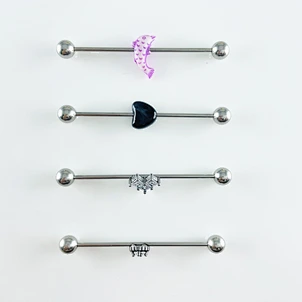 perforación de la joyería del oído