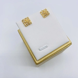 trendy stud earrings