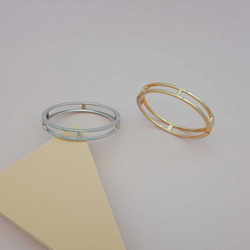 18k gold bracelet