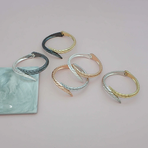 luxury bangles for women