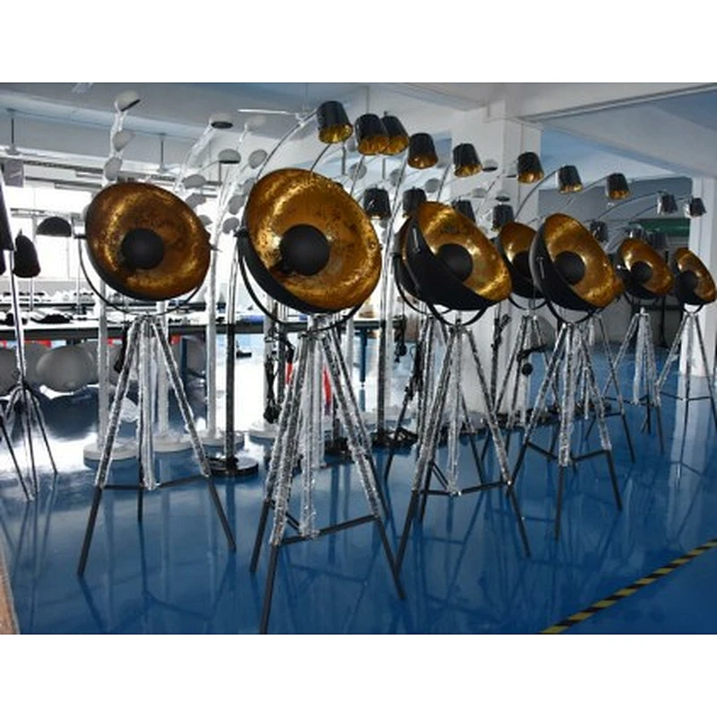 2022 High quality vintage lighting gold standing light tripod spotlight brass tripod floor lamp with dome shade
