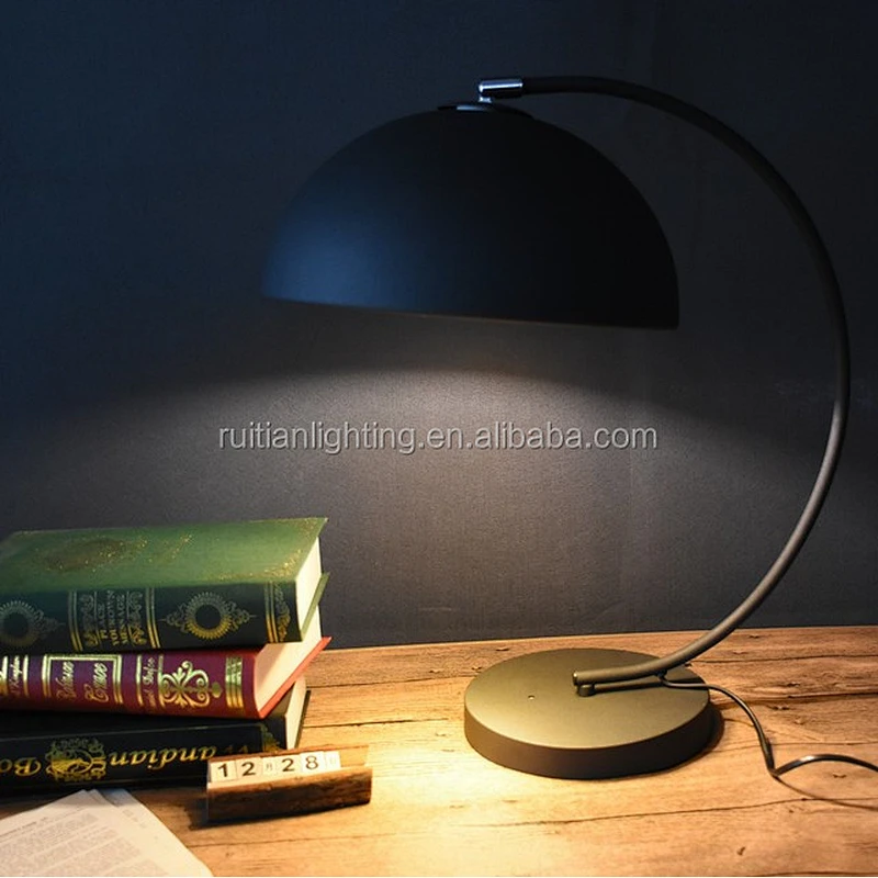 vintage black gold Europe design table lamp desk lamp for home office hotel decoration