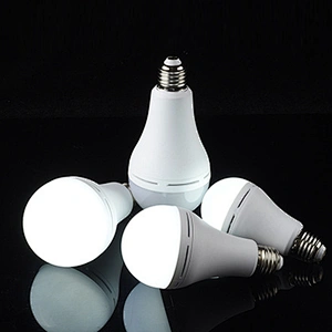 Bombilla GuangDong 12v 220v E27 Lámpara inteligente Bombilla de luz de emergencia LED recargable