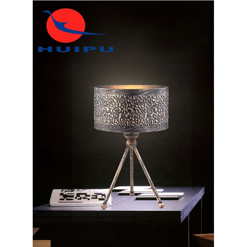 American retro features iron table lamp with E27 lampholder