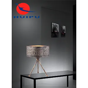 American retro features iron table lamp with E27 lampholder