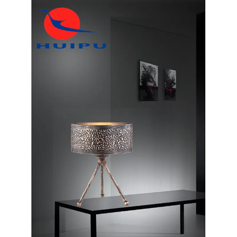 American retro features iron table lamp with E27 lampholder