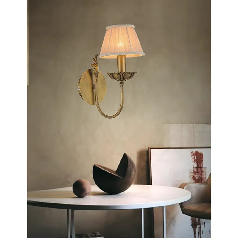 European traditional classic antique brass wall lamp