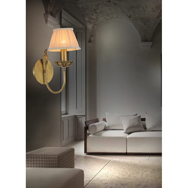 European traditional classic antique brass wall lamp