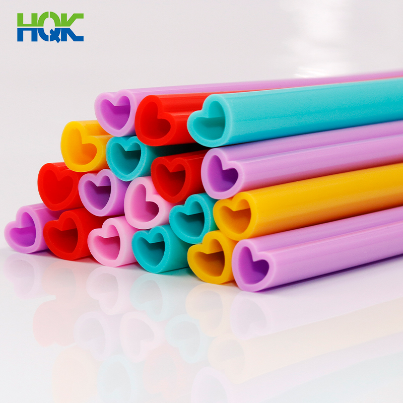 Tube en silicone transparent de haute qualité en forme de coeur tube en silicone de qualité alimentaire résistant à la chaleur et à haute température