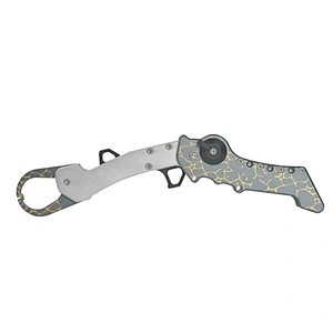 Multifunctional collaspsiable fishing lip grip