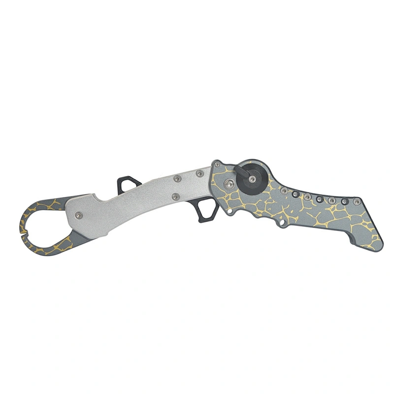 Multifunctional collaspsiable fishing lip grip
