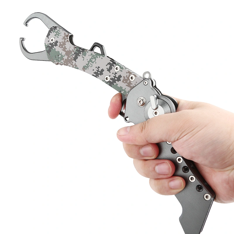 Multifunctional collaspsible fishing lip grip