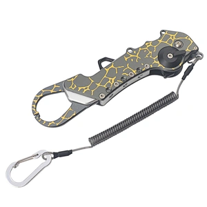 Multifunctional collaspsiable fishing lip grip