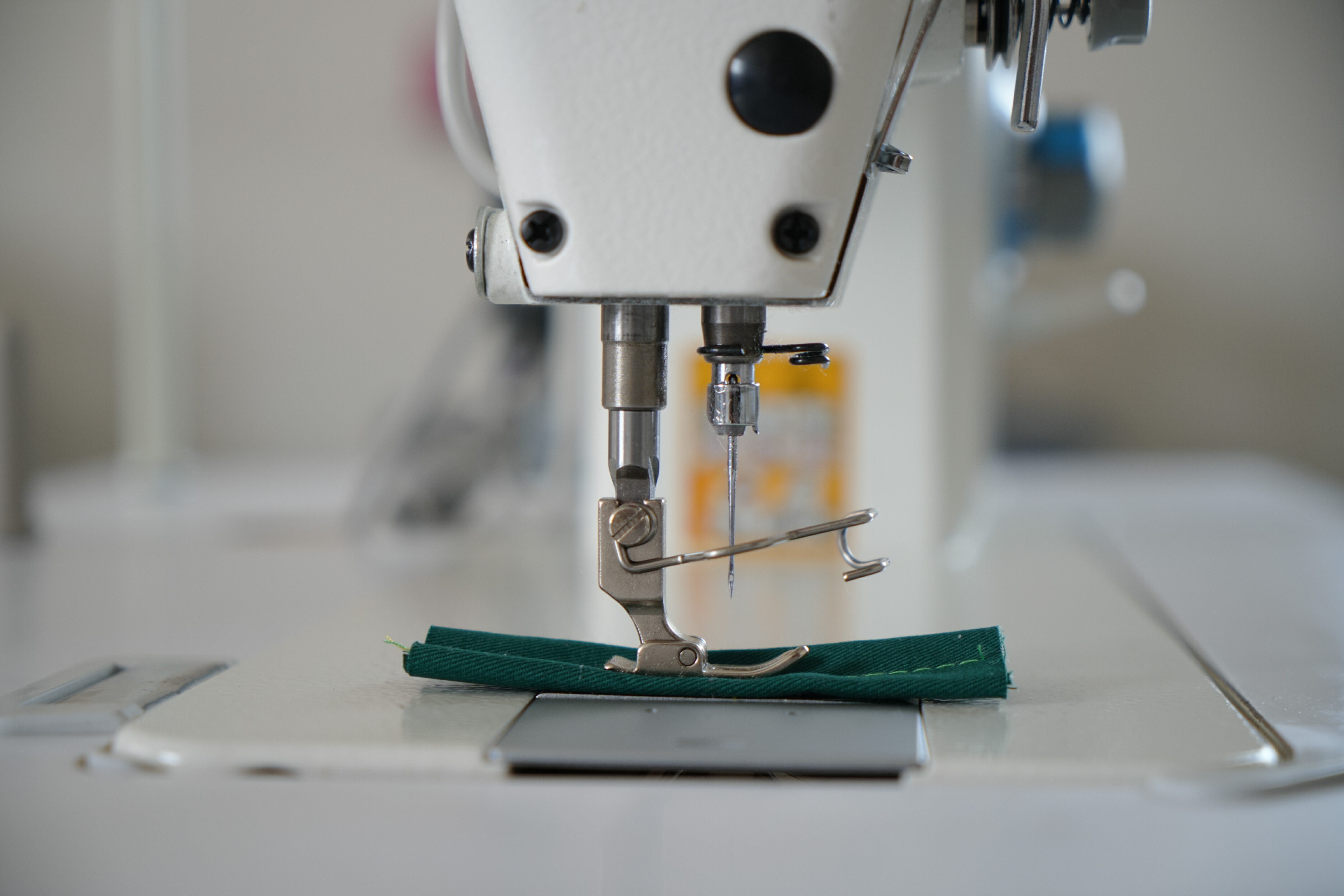 Direct drive lockstitch sewing machine