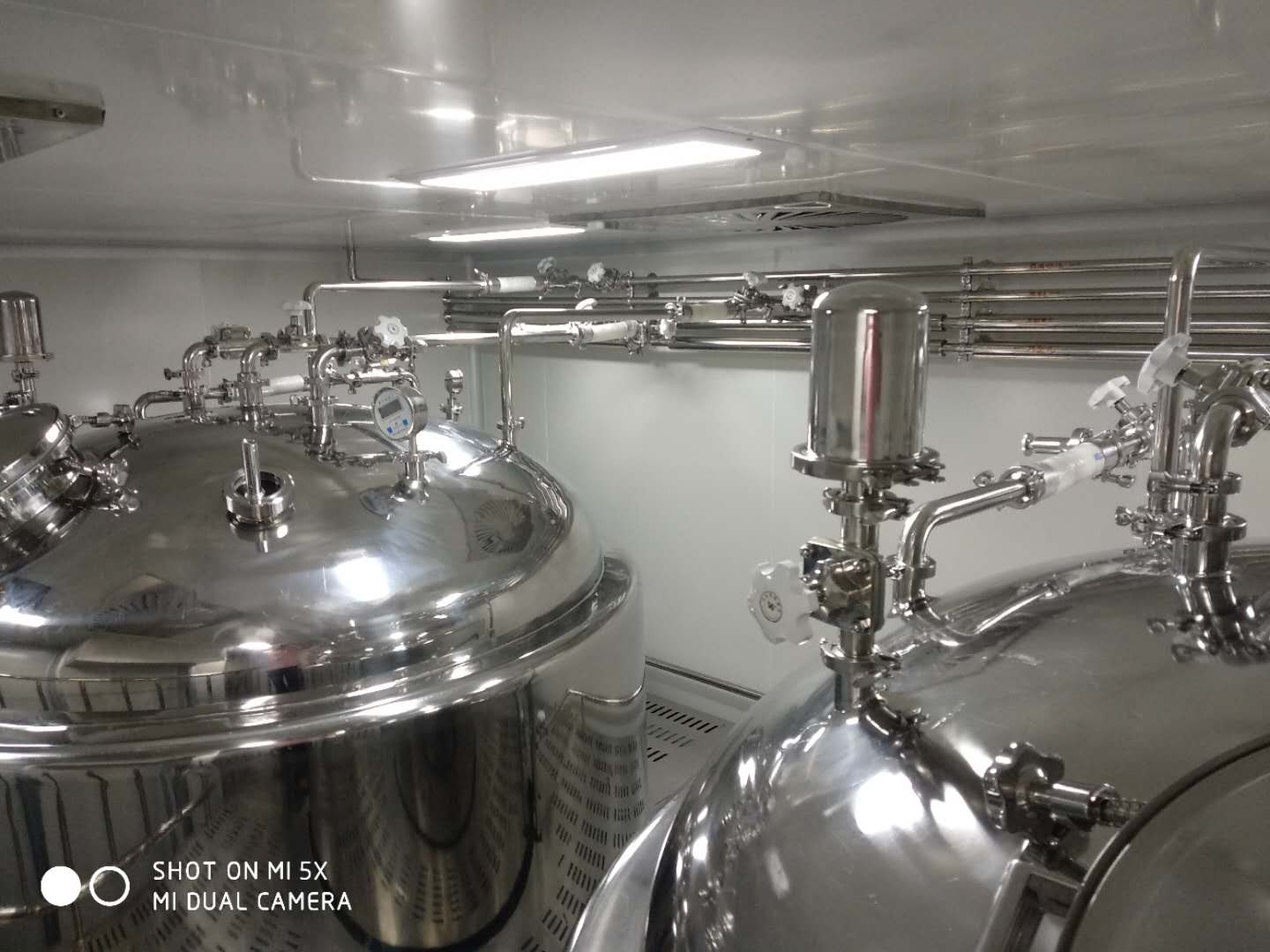 IV solution preparation tank