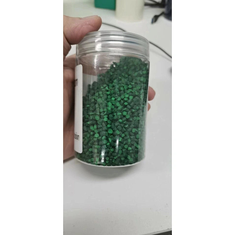 Deep green masterbatch