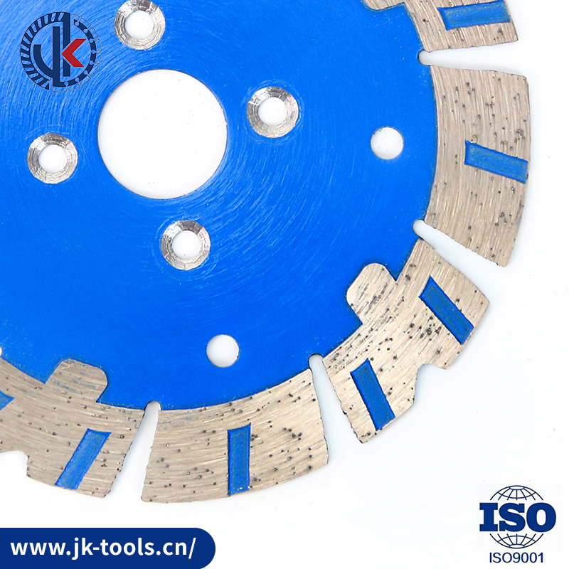 Segmented Saw Blade with Protection Teeth