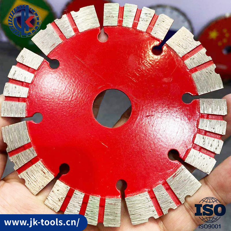Segmented Saw Blade with Protection Teeth