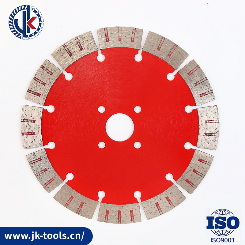 Segmented Saw Blade with Protection Teeth
