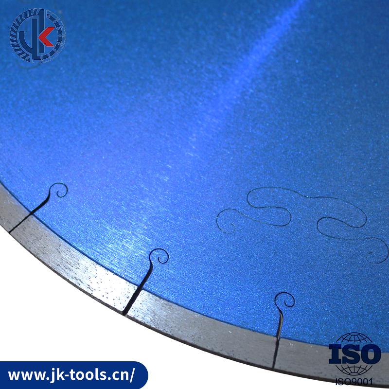 Cutting disc for nanoglass