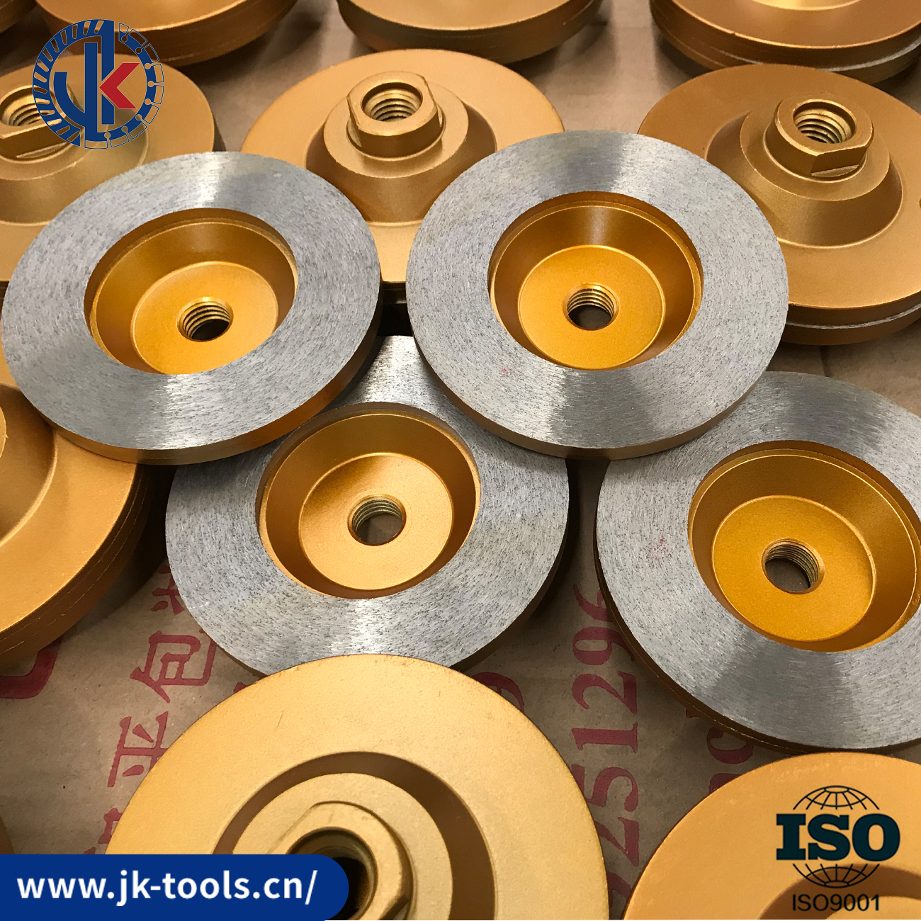 Continuous cup wheel