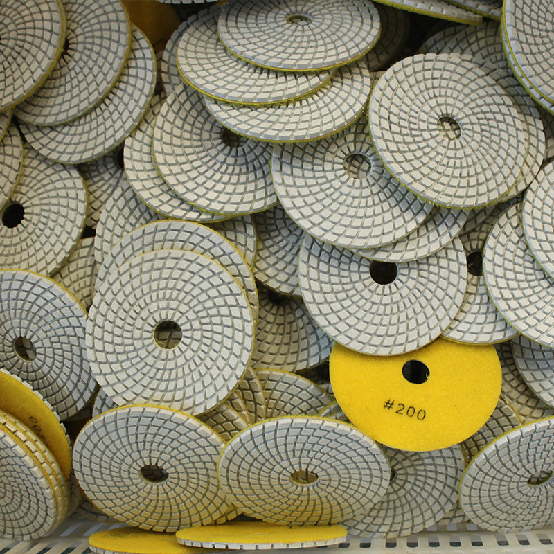 Polishing wet pad