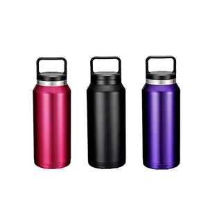 Large capacity insulated water bottle