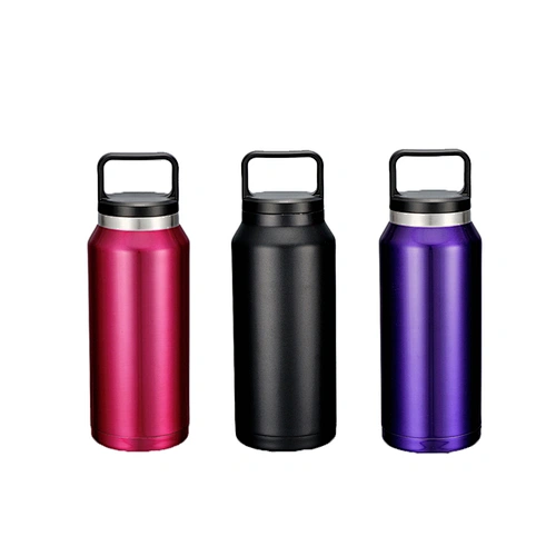 Large capacity insulated water bottle