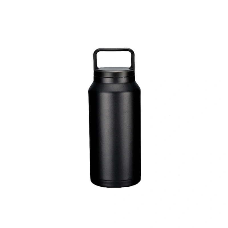 Large capacity insulated water bottle