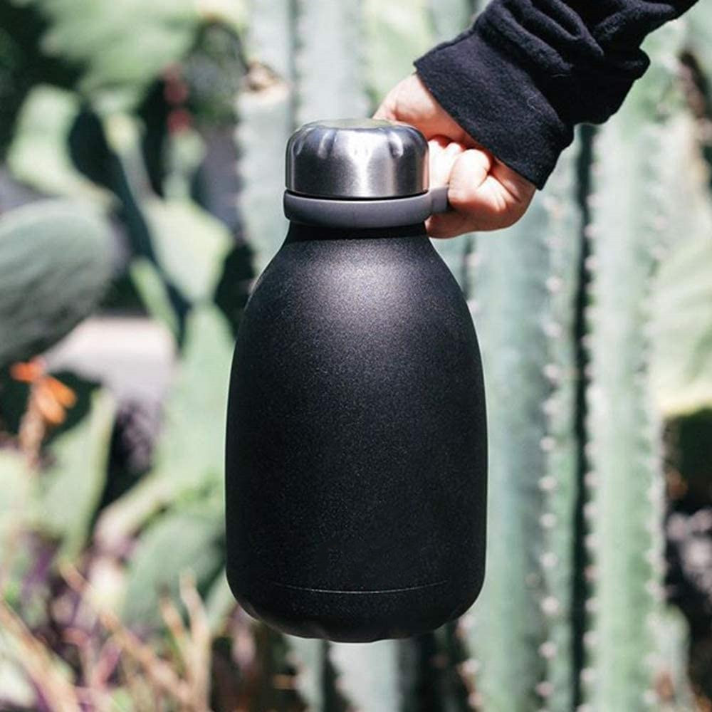 Double wall vacuum growler with handle