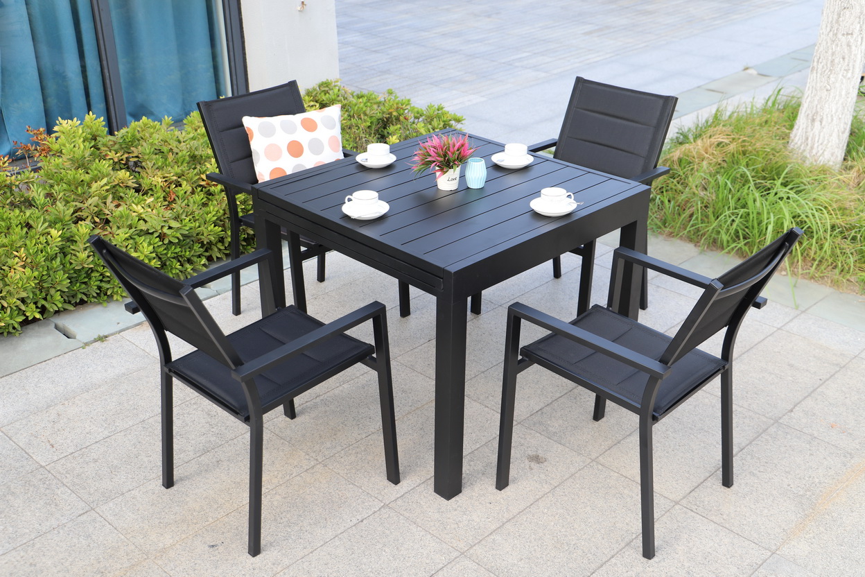 extended outdoor table