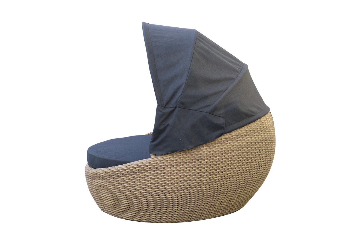 daybed with canopy
