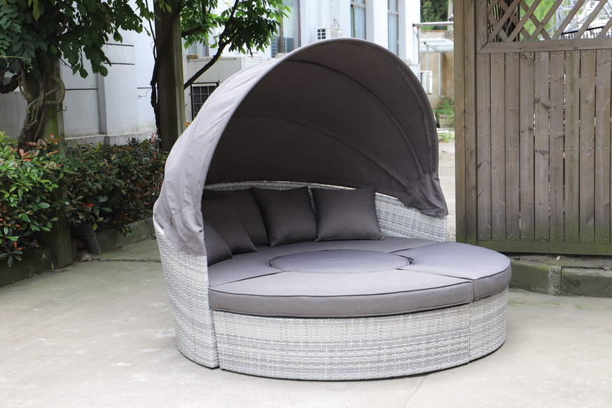 rattan sunbed