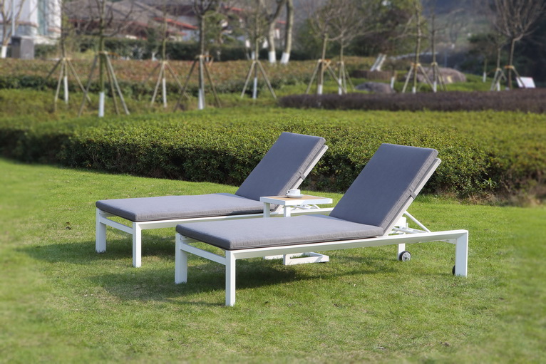 sun lounger with wheels