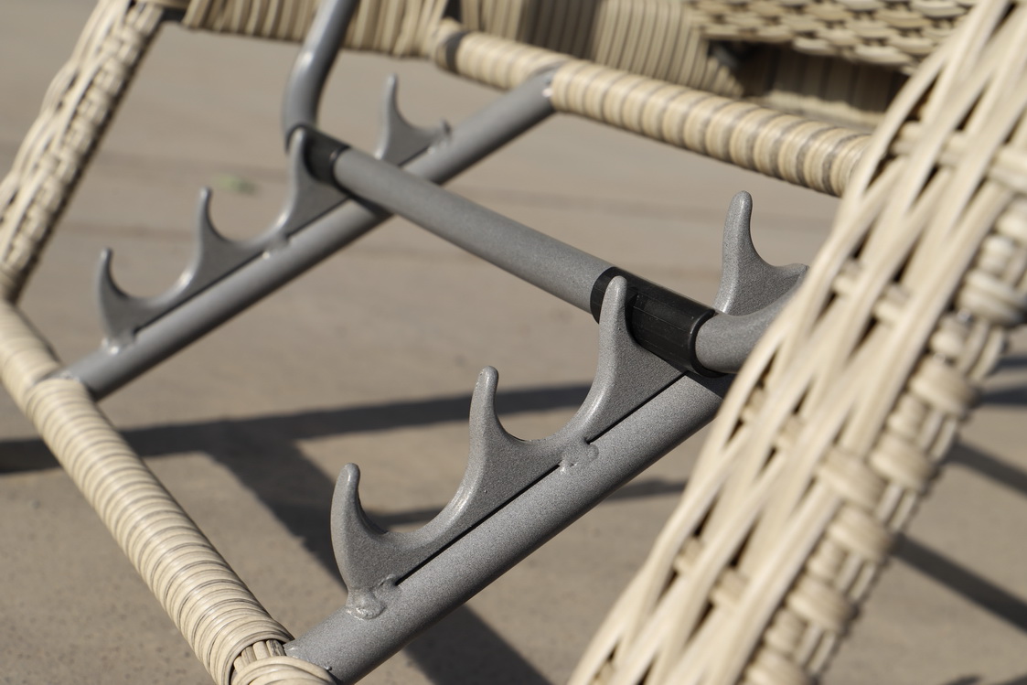 rattan sun lounger