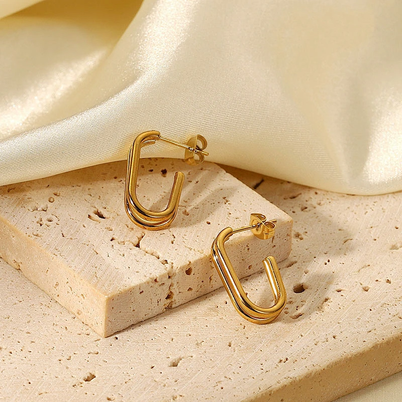 18K Gold Basic C-Shaped Earrings Hoop Earrings