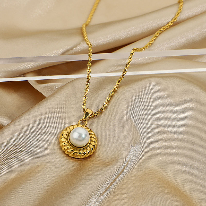 Twisted Chain Pearl Pendant Necklace 18K Gold Plated