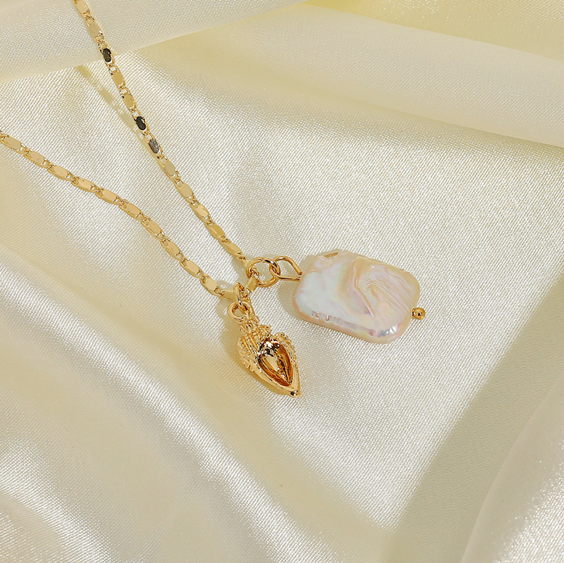 Stainless Steel Pendant with Chain Rectangular Pearl Necklace