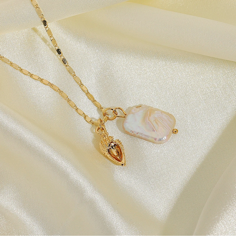Stainless Steel Pendant with Chain Rectangular Pearl Necklace