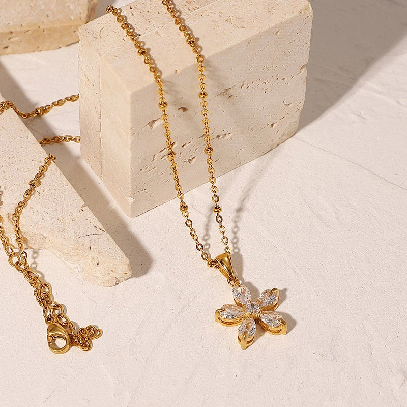 New Steel White Zircon Flower Pendant Necklace Women
