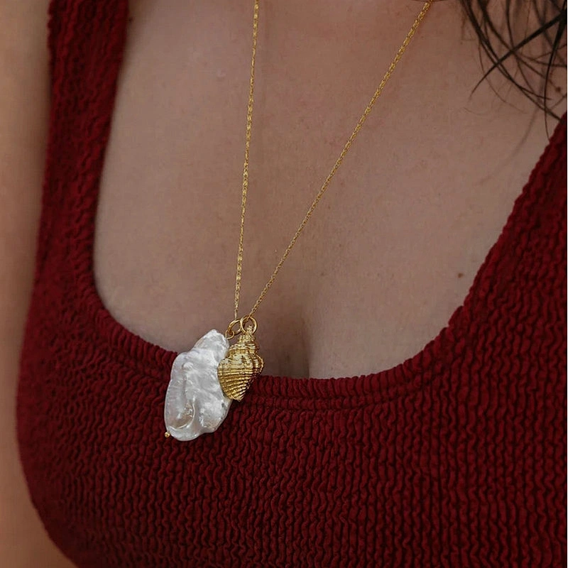 Stainless Steel Pendant with Chain Rectangular Pearl Necklace