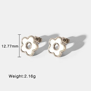 Women's Retro Natural Shell Stereo Flower Stud Earrings