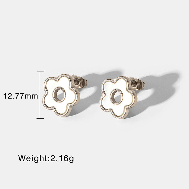Women's Retro Natural Shell Stereo Flower Stud Earrings