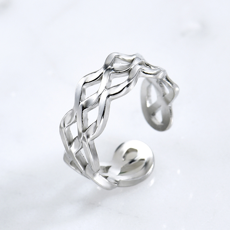 Classical Twisted Stainless Steel Rings For Women