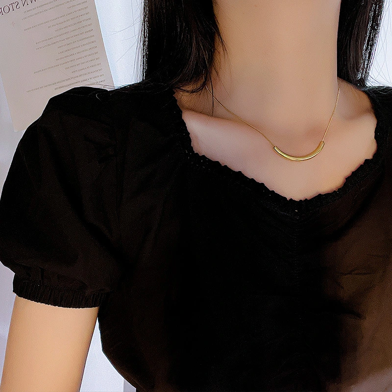 Stainless Steel Simple Small Bend Smile Necklace Wholesale